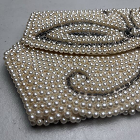 Vintage Pearl Beaded Clutch Handmade Japan Mid Century 8x4 Ivory Butterfly Snap - Picture 9 of 16